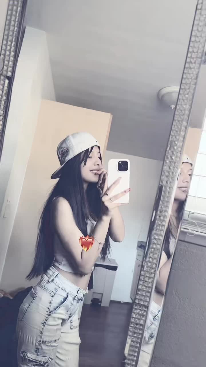 @😻❤️&zwj;🩹L&auml; Ņęną Şįņą&yacute;❤️&zwj;🩹😻