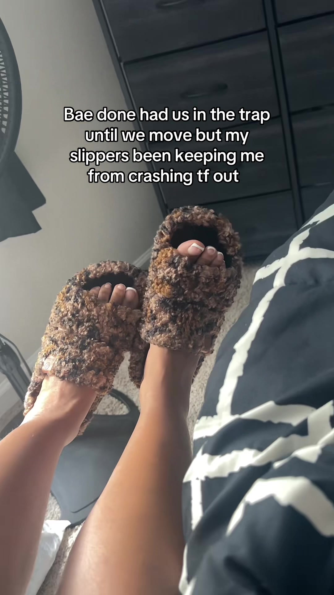 @AshMona