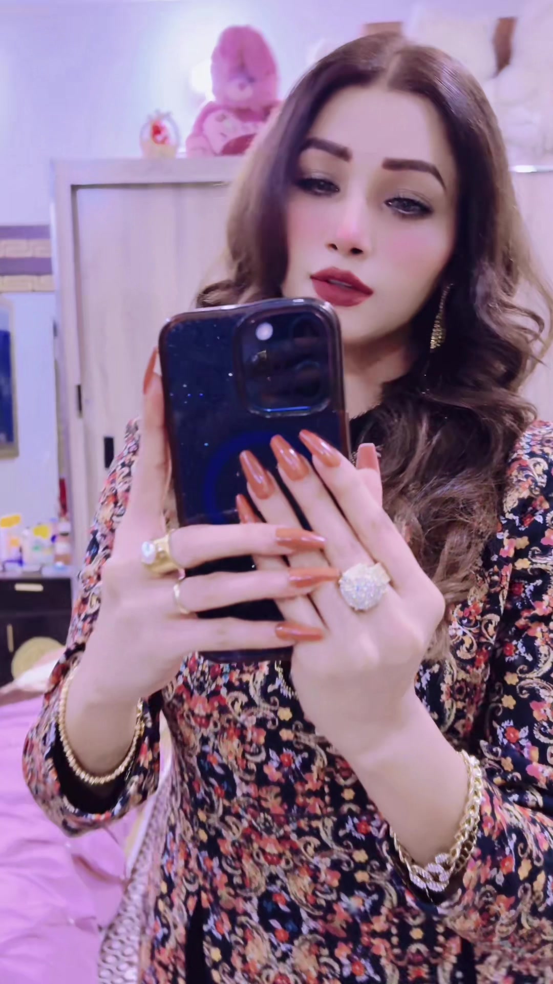 @Zara Malik 2244