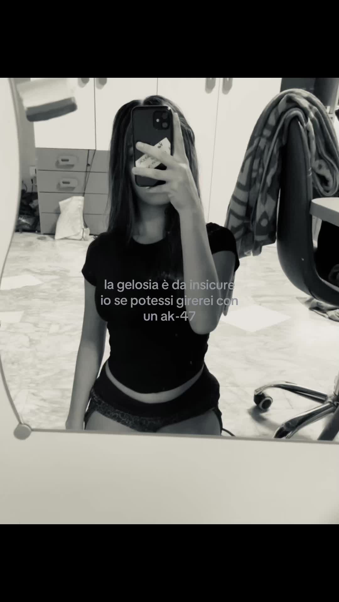 @𝔑