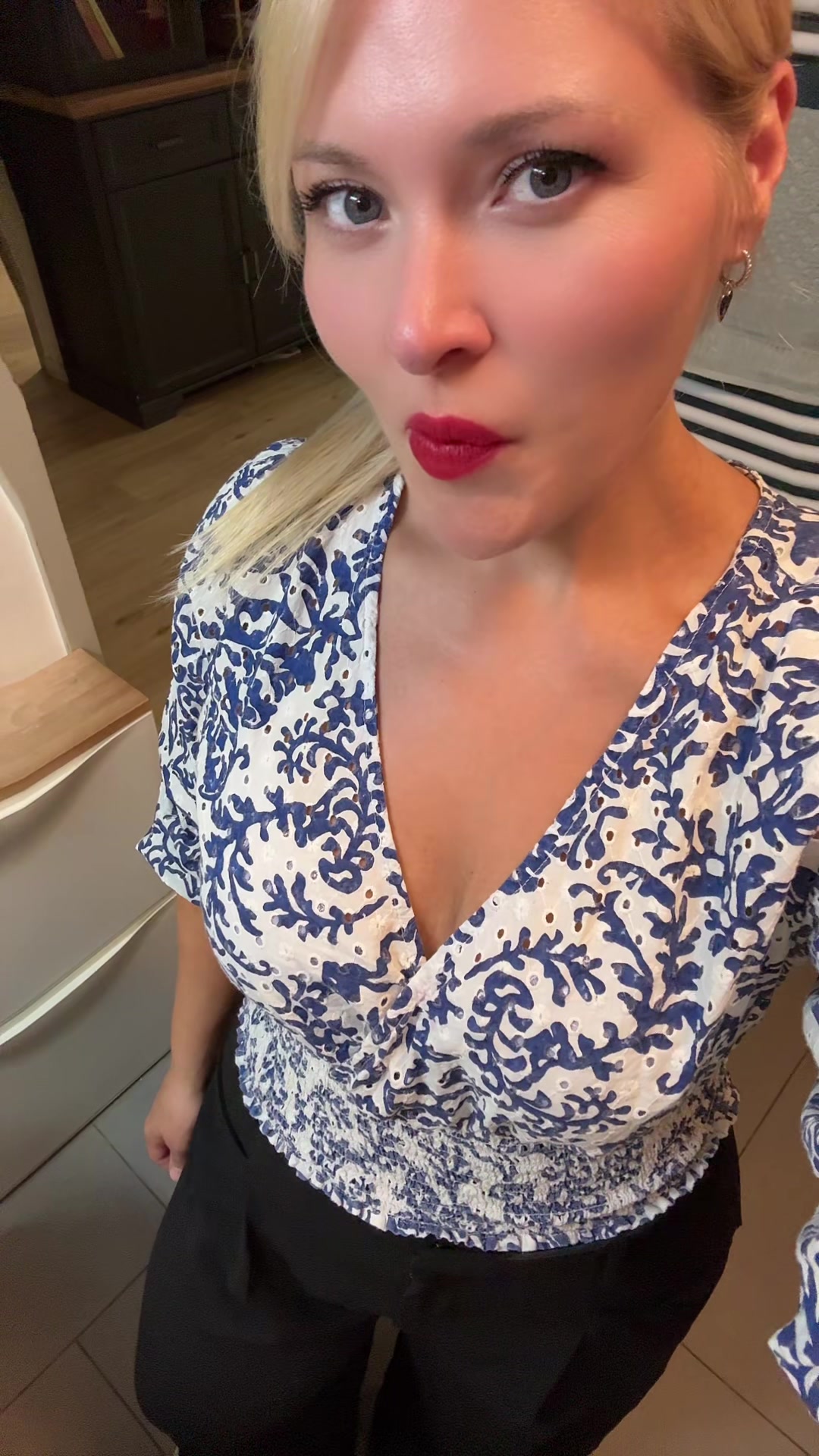 @Anika_Carina🦅