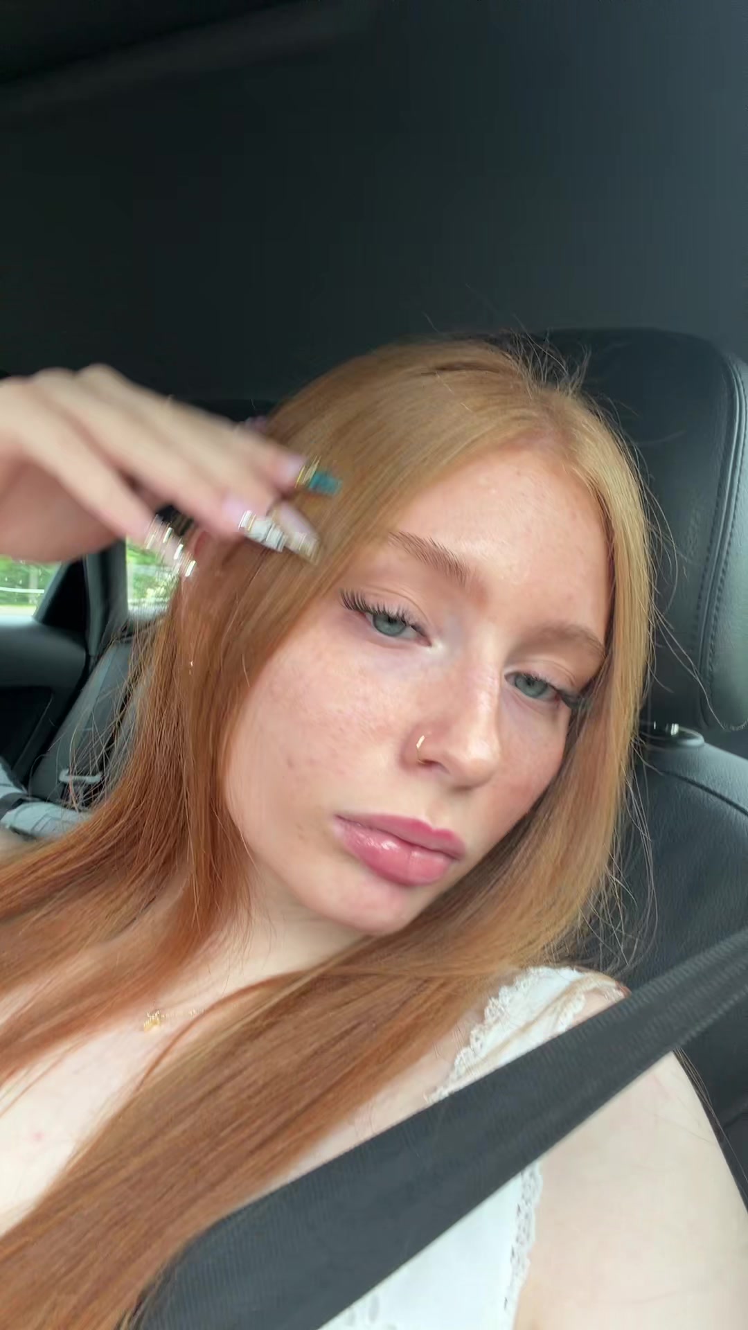 @♱