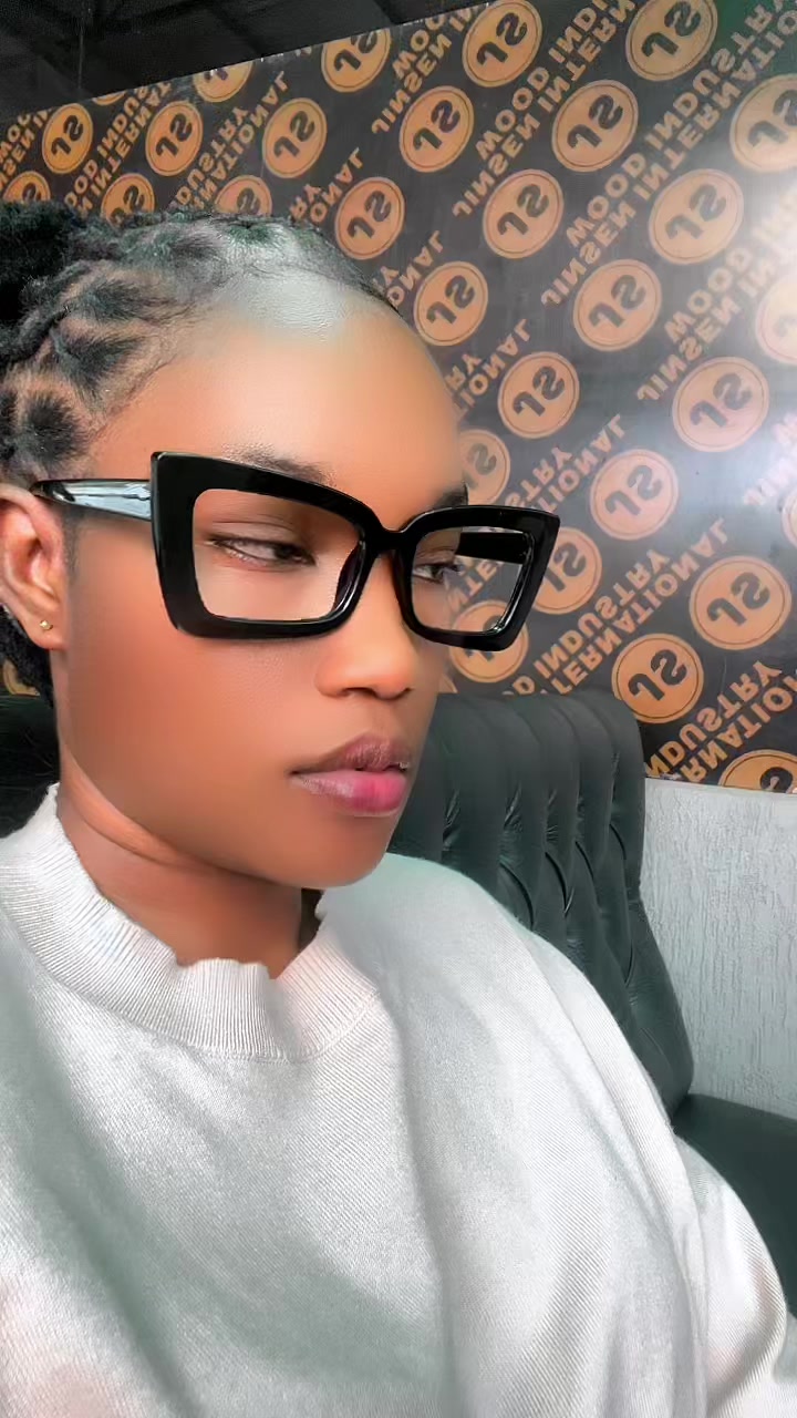 @Soniah_Empress👑
