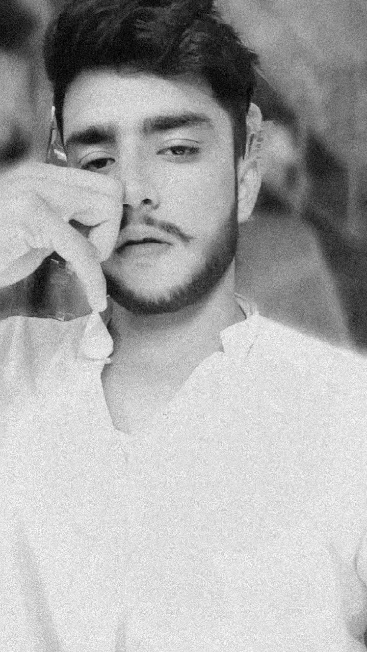 @It&rsquo;s ~Awais~Live📷