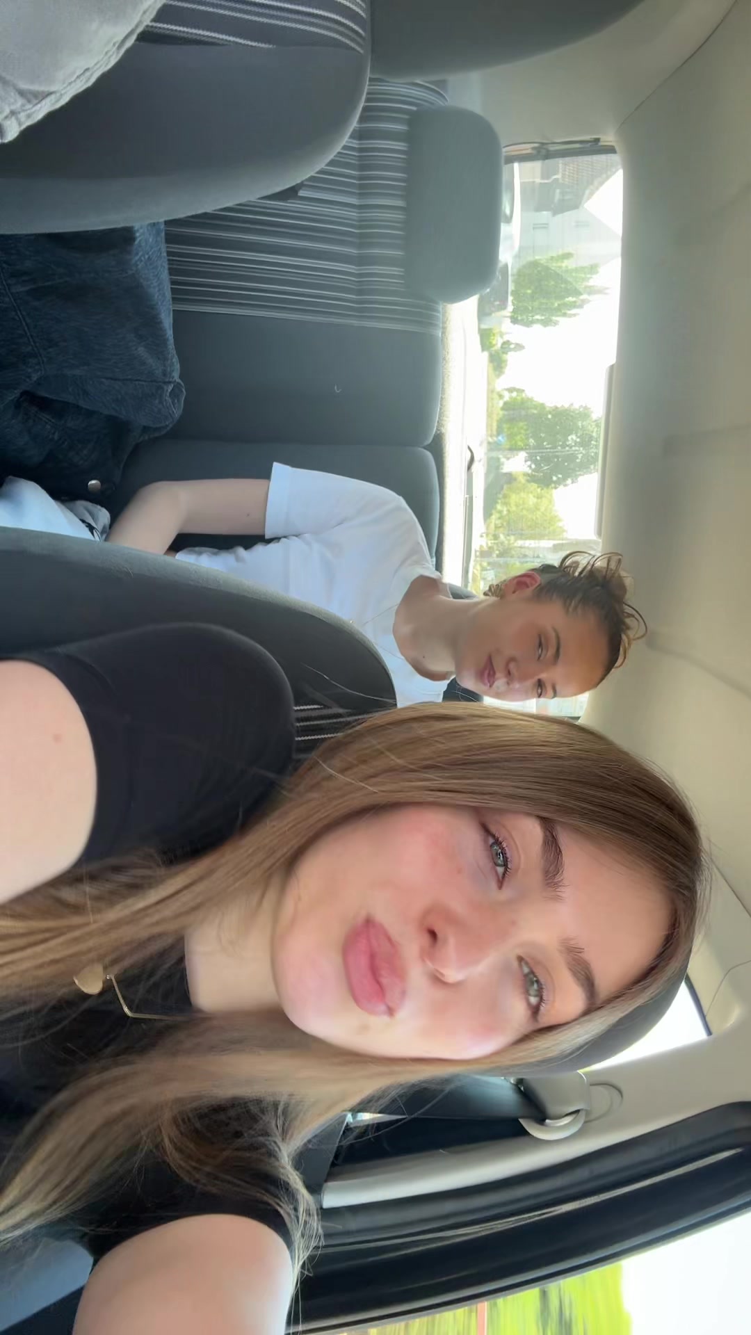 @ℰ