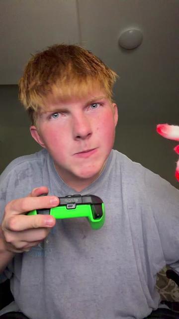 @FreakyAhCousin