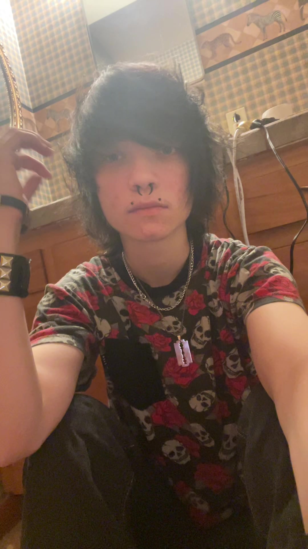 @finsshins