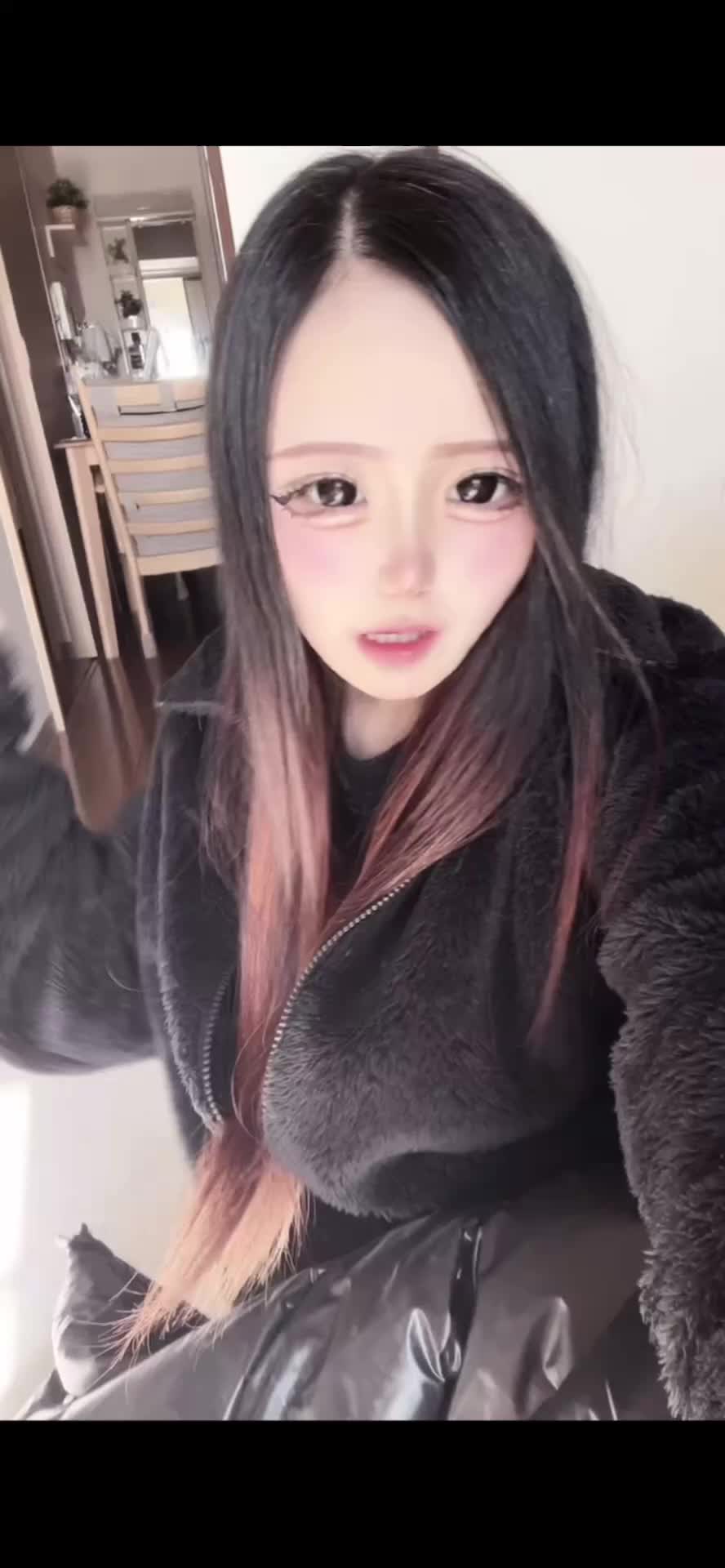 @汚部屋ちゃん