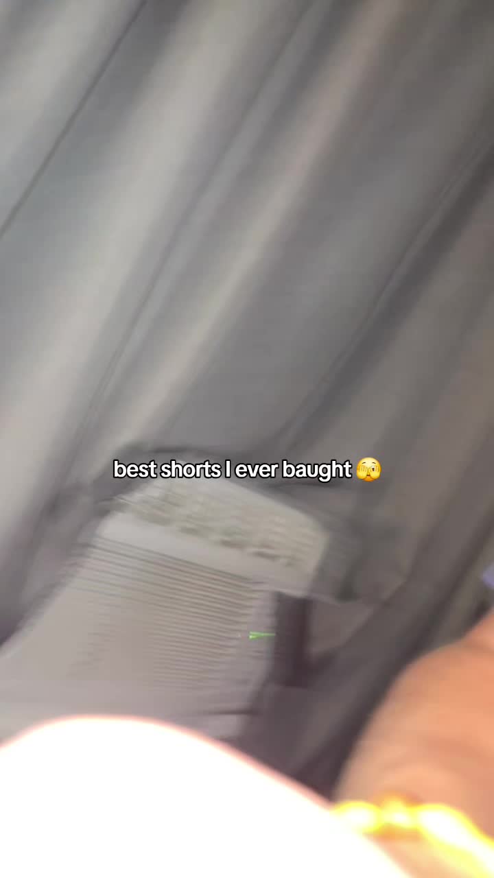 @GoldieGl0cks