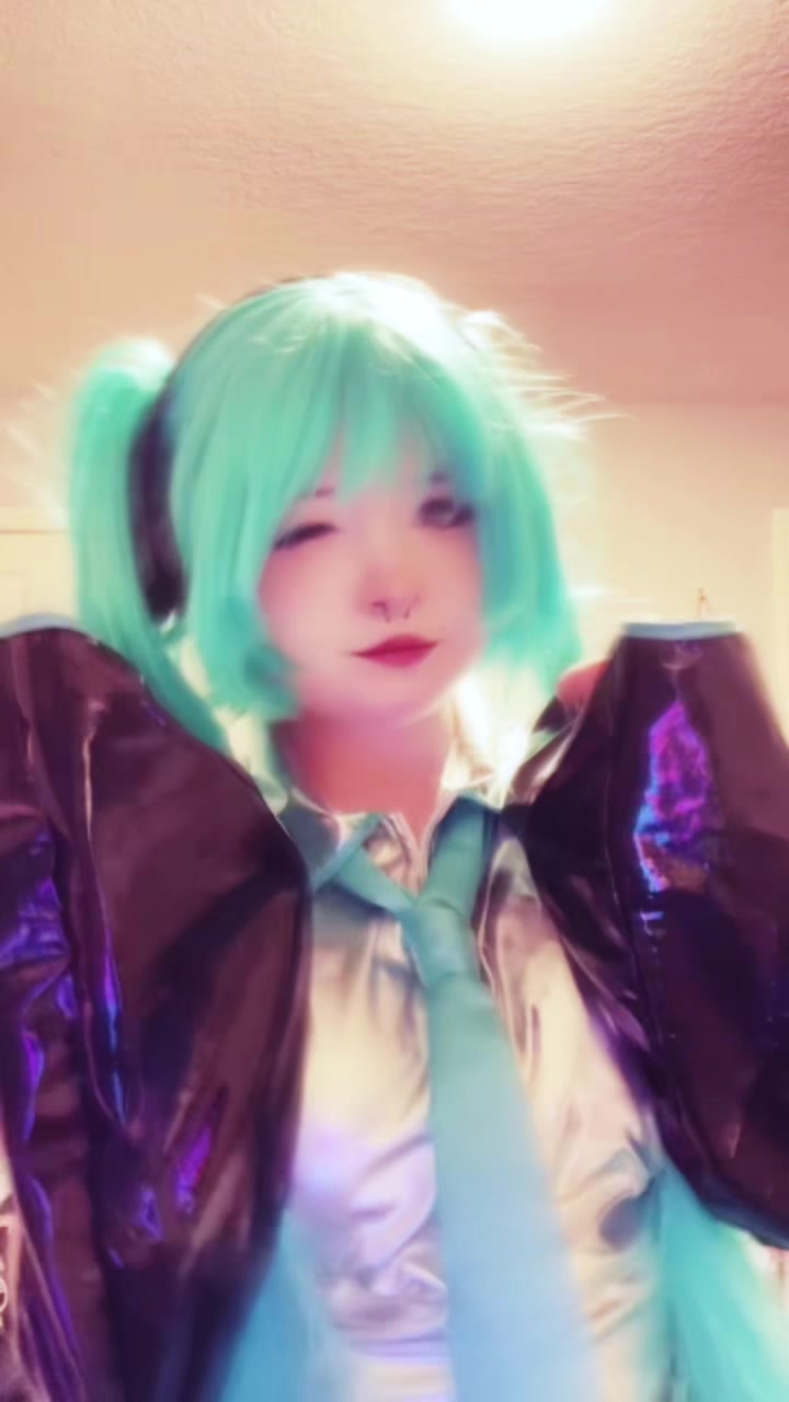 @⨷ lilz ४ ⨷