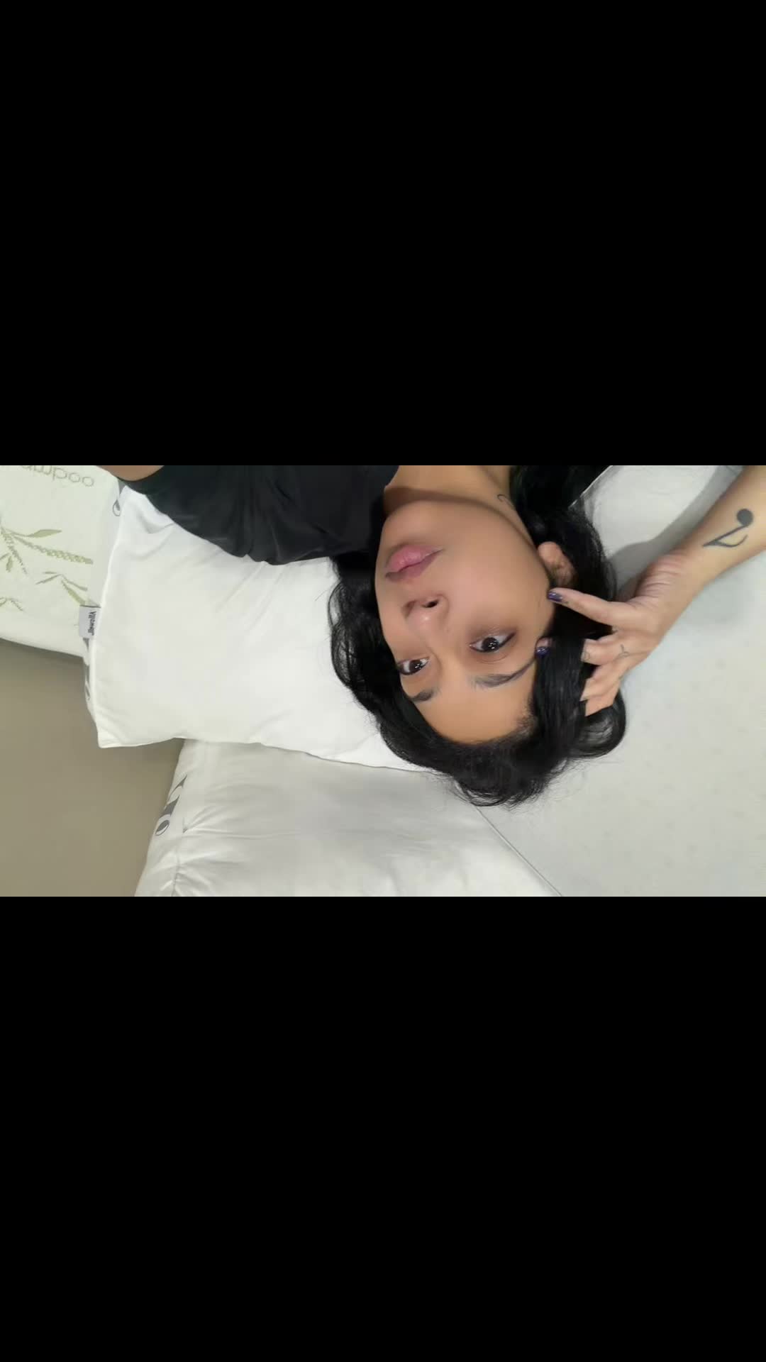 @_alejandraaa666