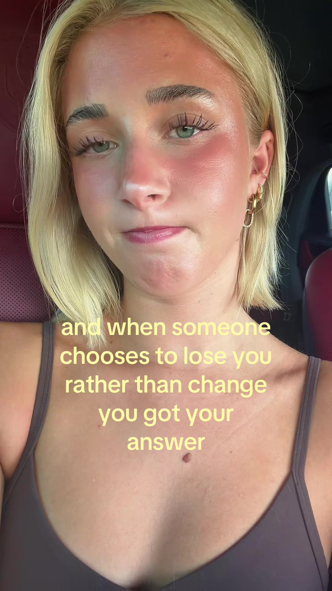 @theelliebarker
