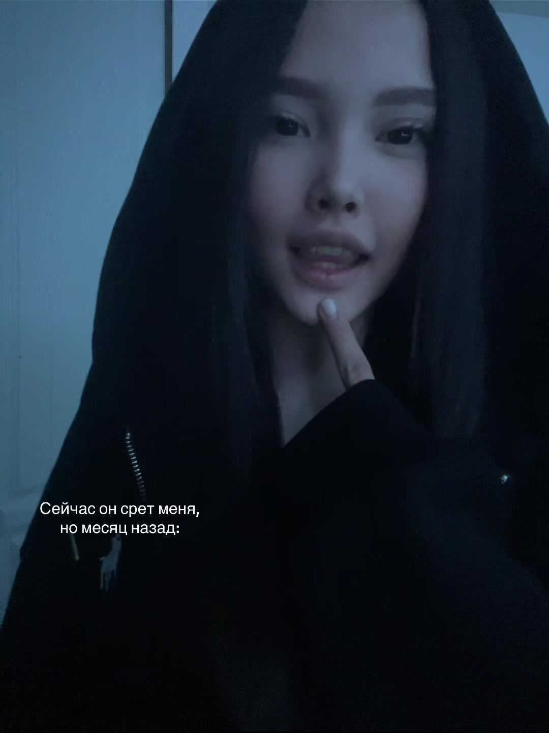 @𝒟