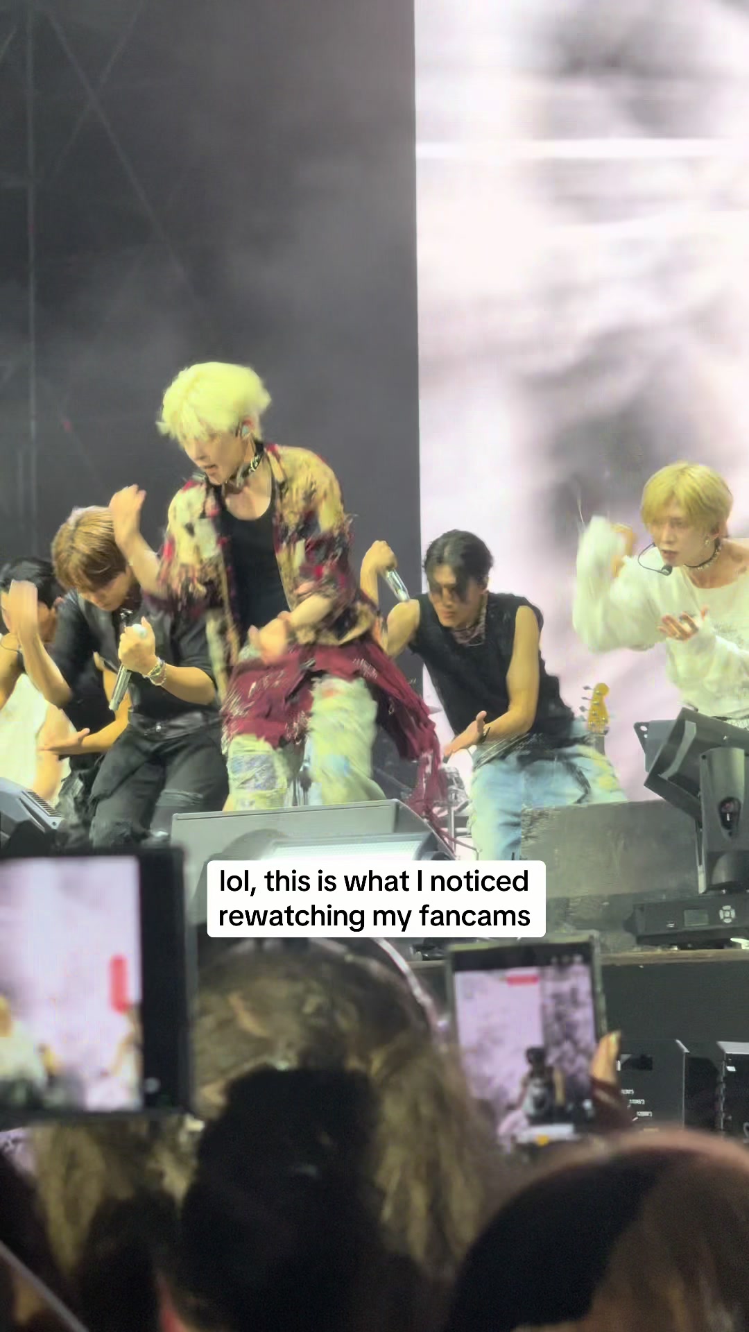 @Ella writes K-pop books