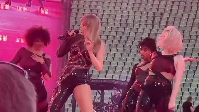 @𓂃꙳⋆videos from the eras tour