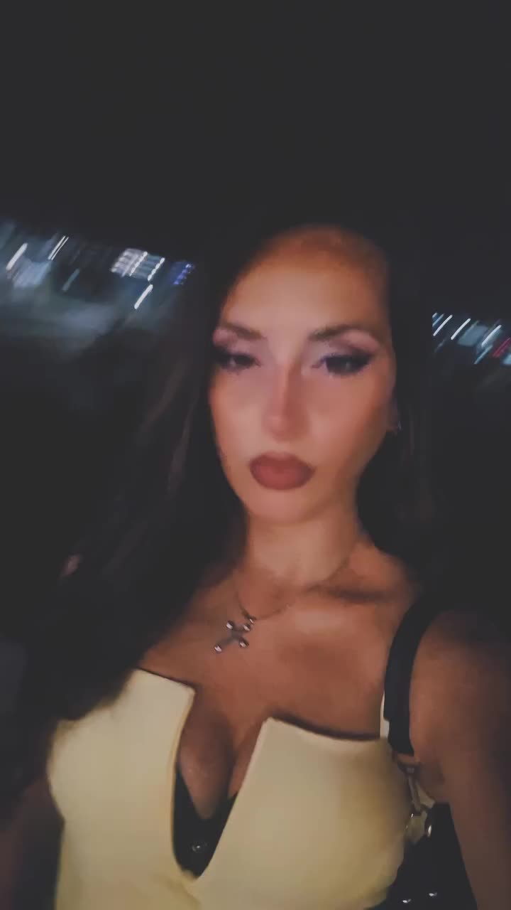 @tizianarebelgirl