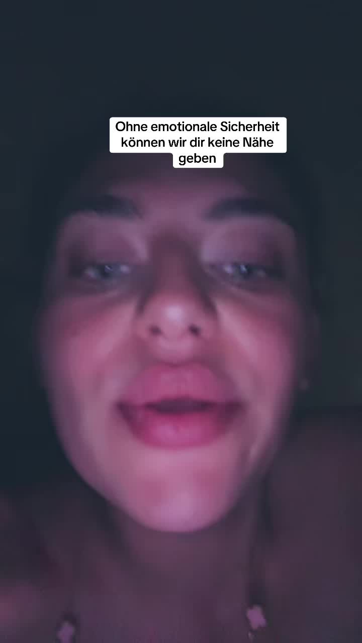 @MiraBks