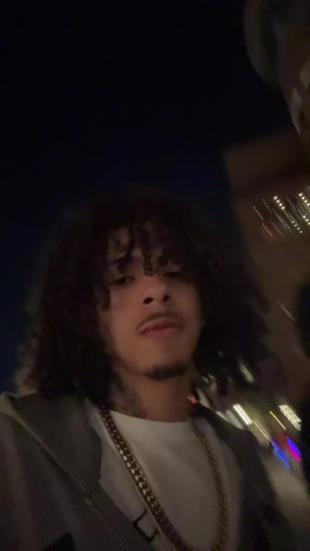 @🏚️