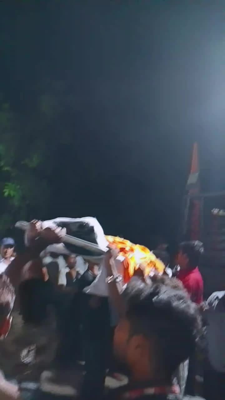 @‼️♨️ भोजपुरिया_राजा👑‼️