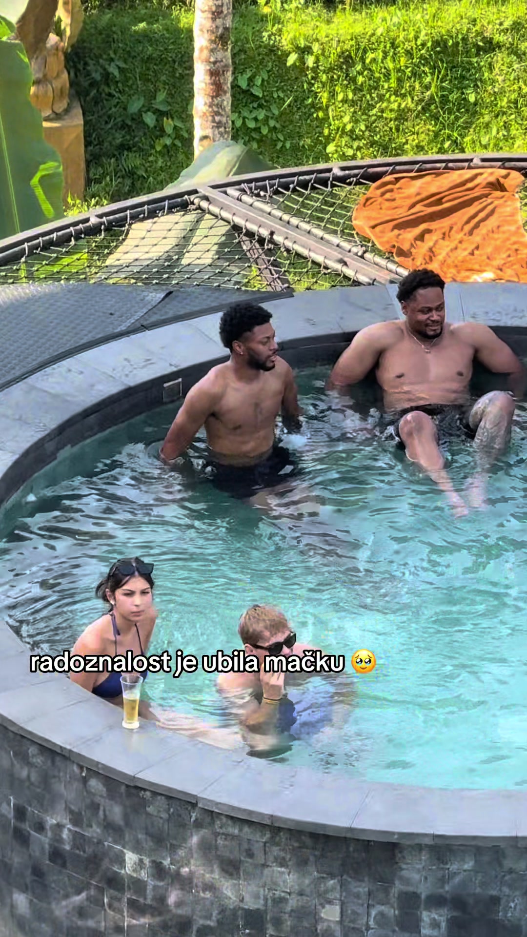 @Bisenija