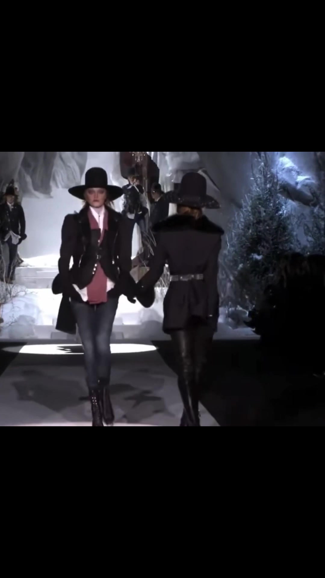 @model.fashion