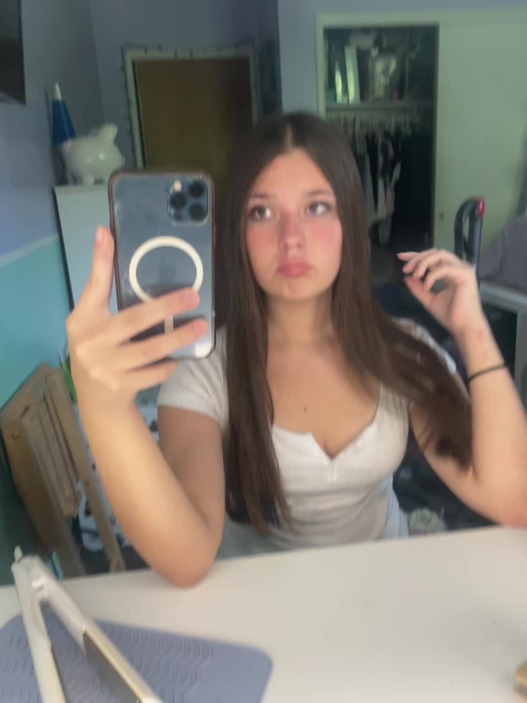 @🦄