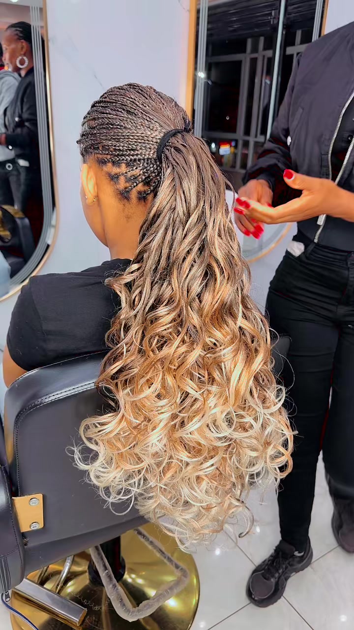 @GEECURLY SALON