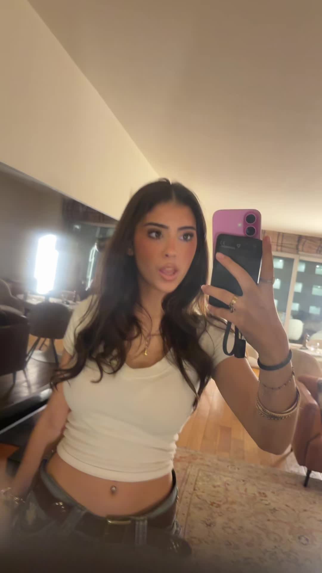 @whooischarlotte