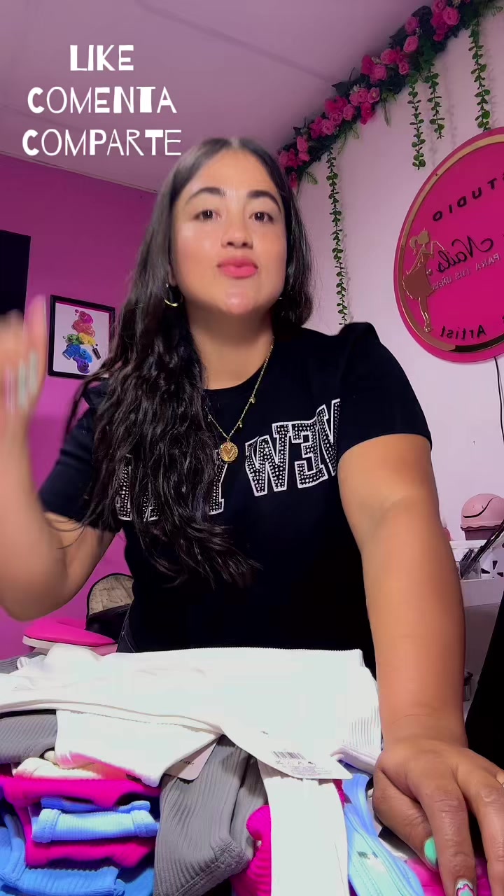 @Adanails_18