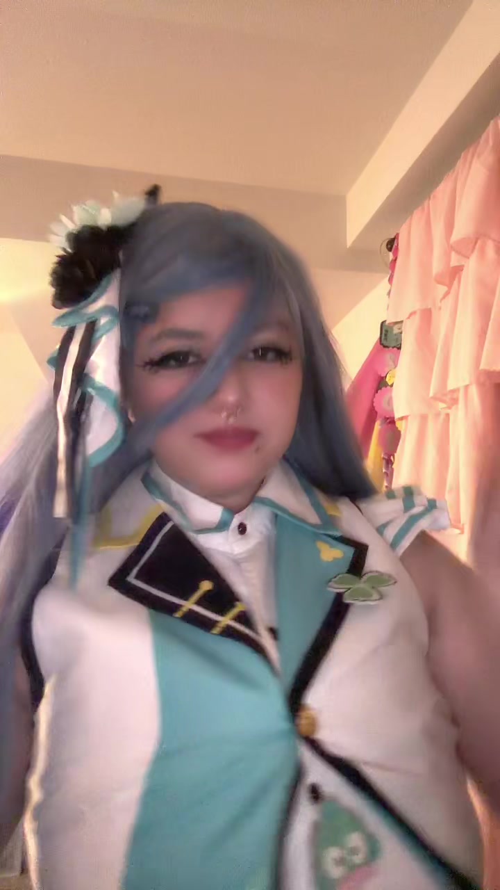 @buglo_cosplays