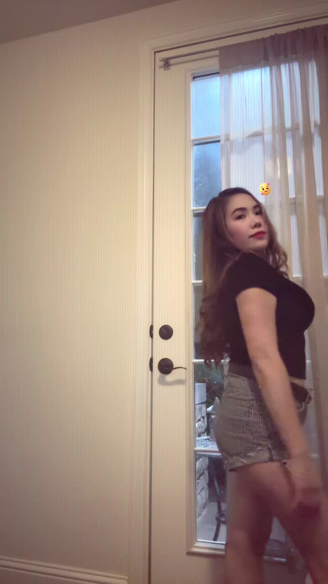 @AJ ✈️