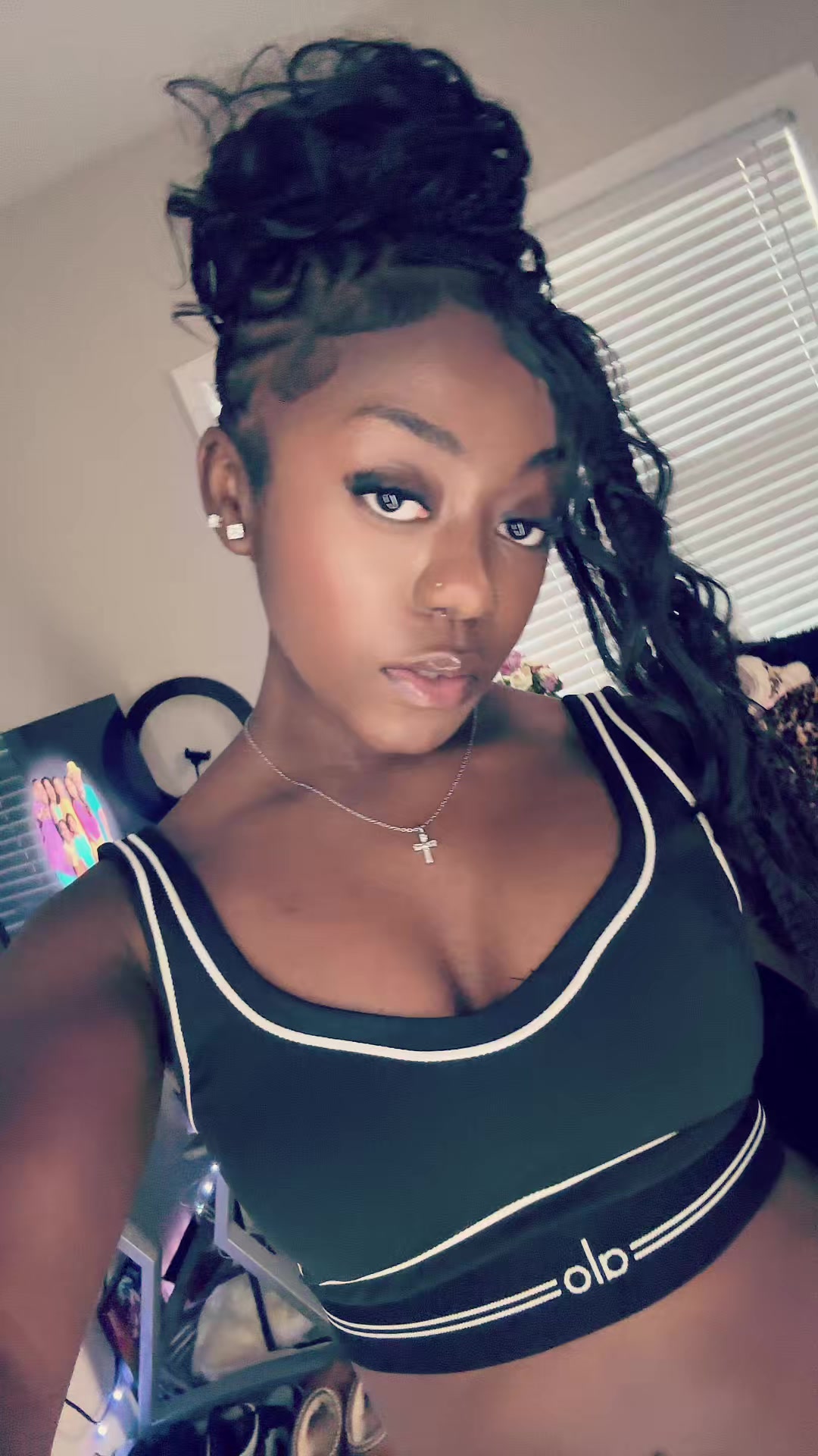 @nikiatkll 👈🏾