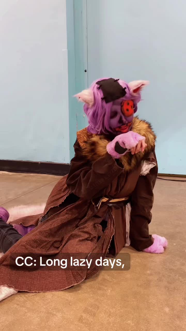 @caretcosplays