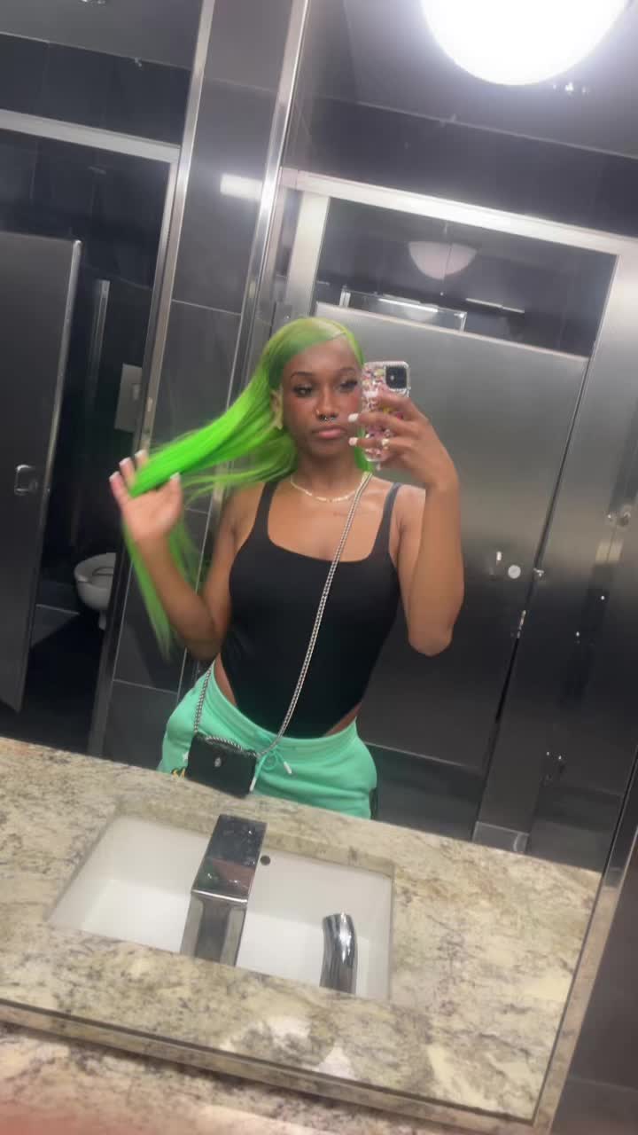 @madebytinyy.__