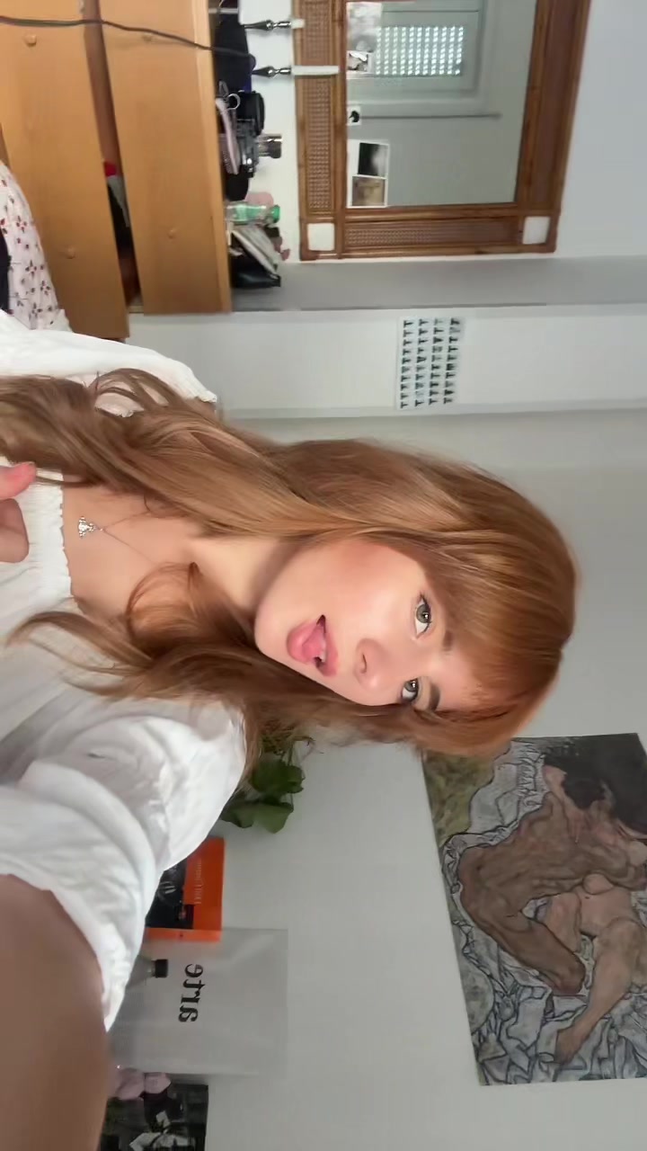 @Lola_mikk