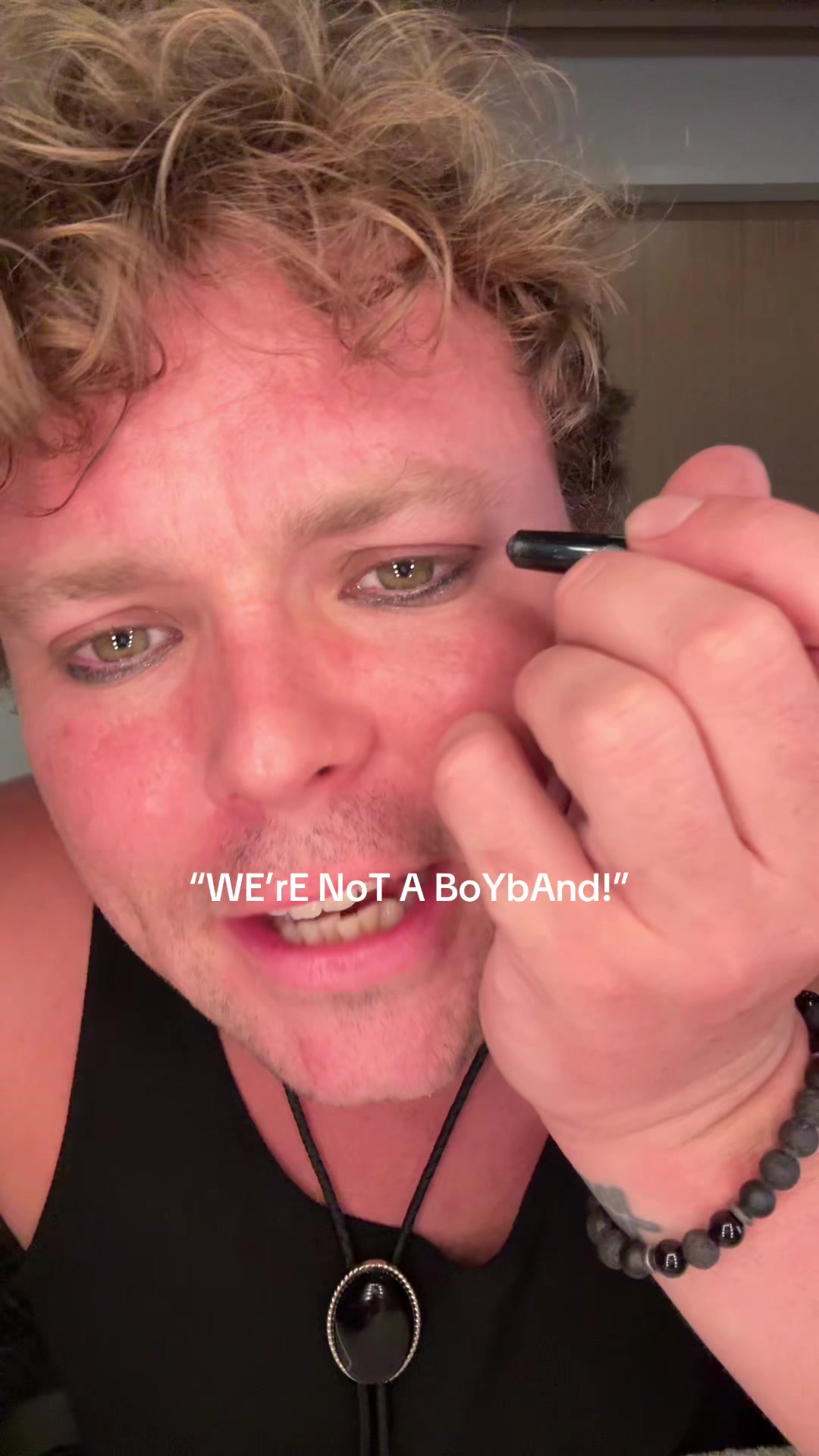 @Ashton irwin
