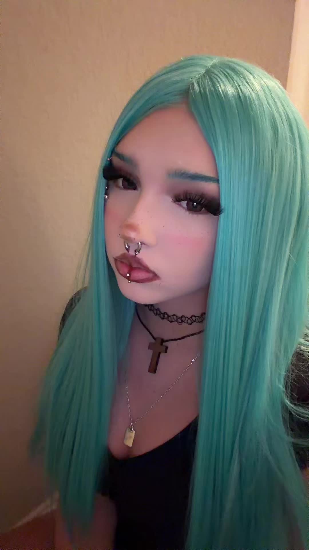 @￶