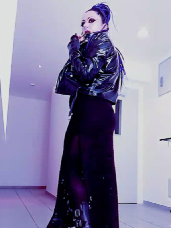 @𝔏𝔲𝔫𝔞 𝔖𝔥𝔶