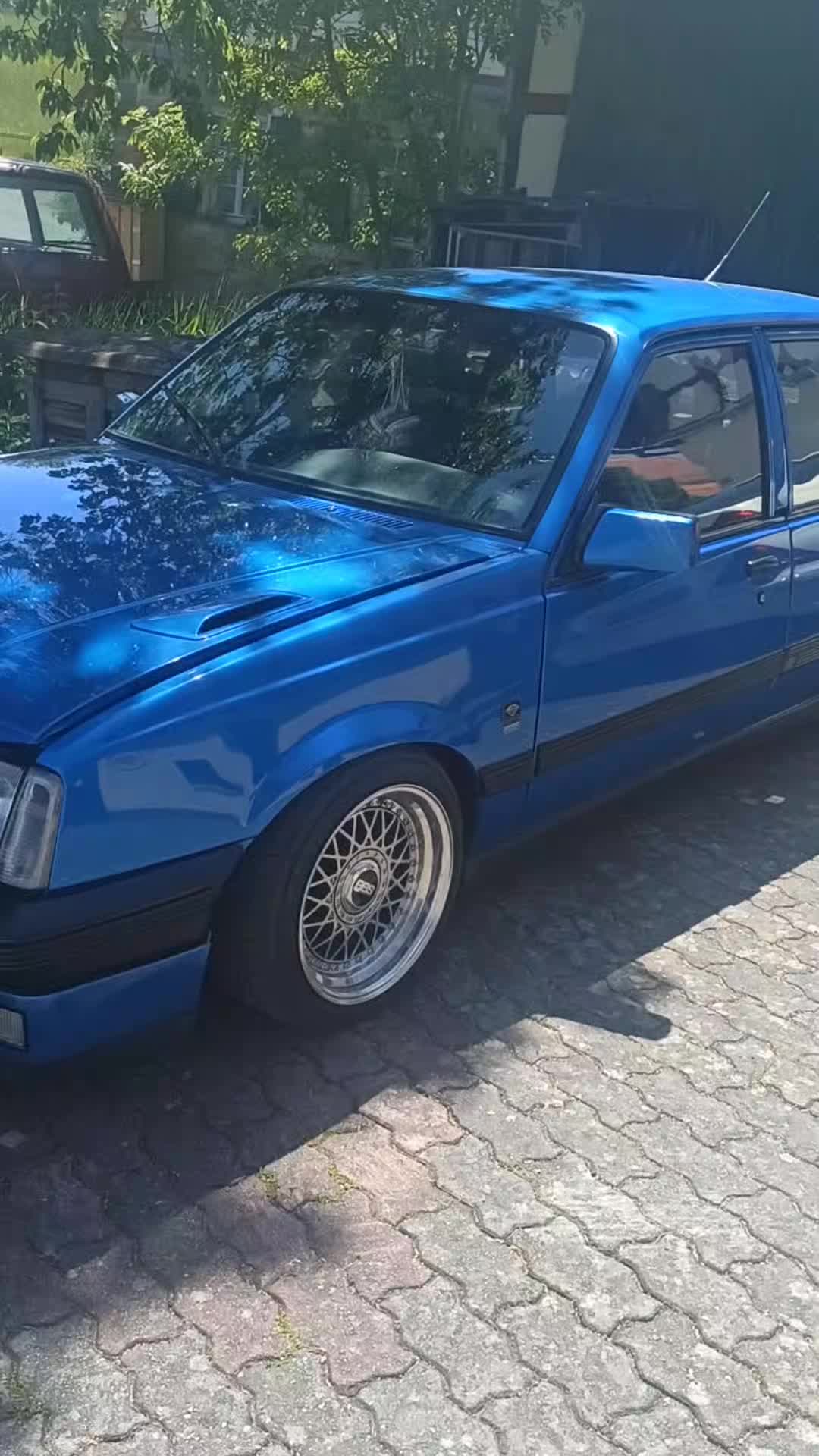 @Classic Car Fan 01