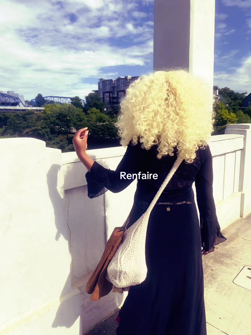 @LeonnaMarie ᥫ᭡
