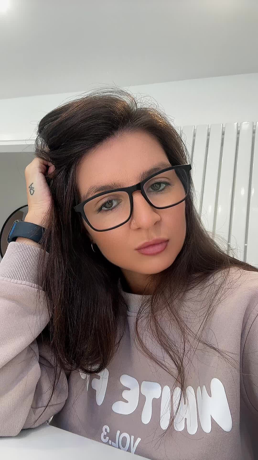@laumumof4