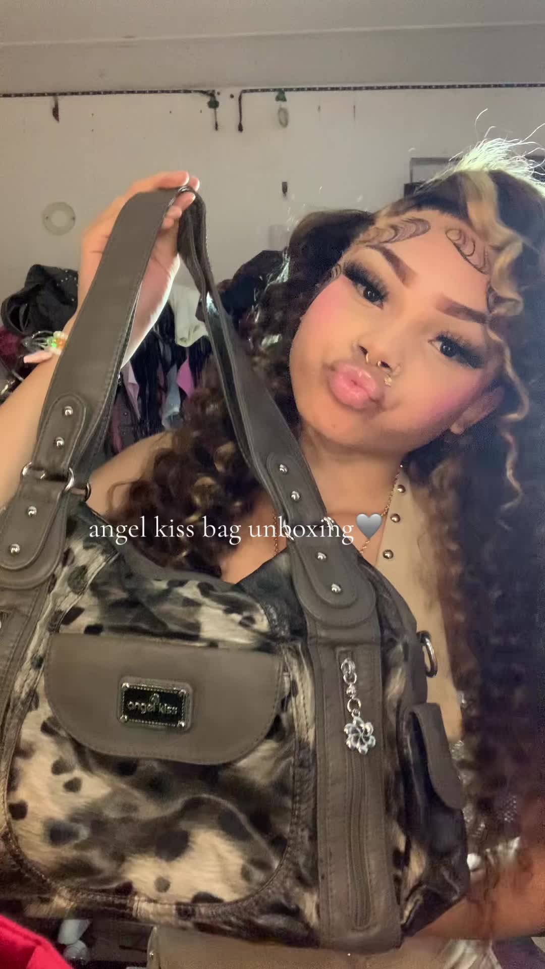 @kamaria