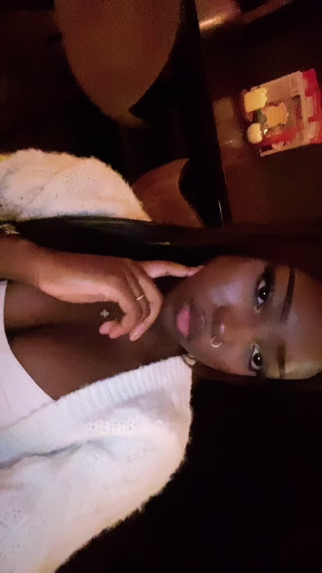 @q🍫