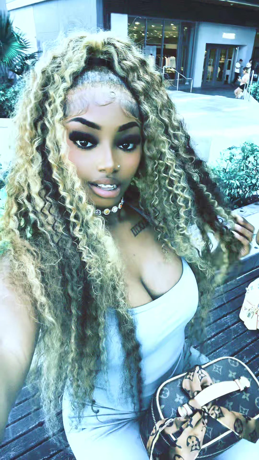 @casheddoutyana_