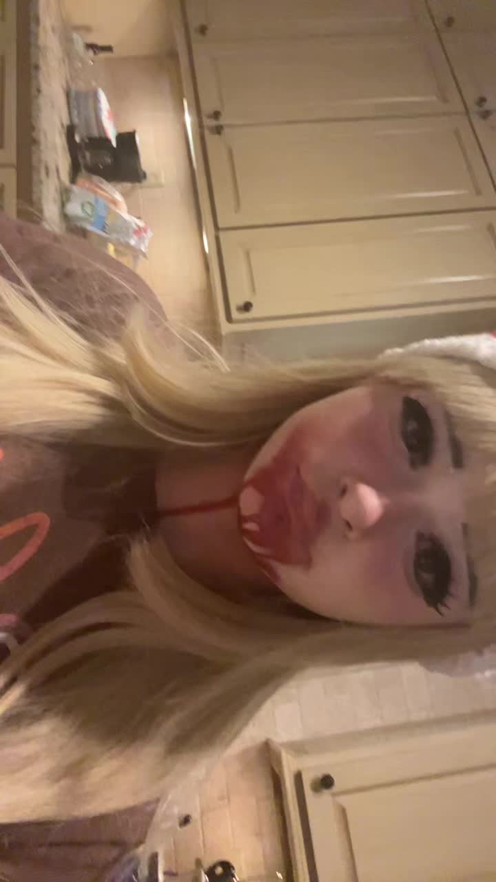@Meggie 🔪🩸🍭