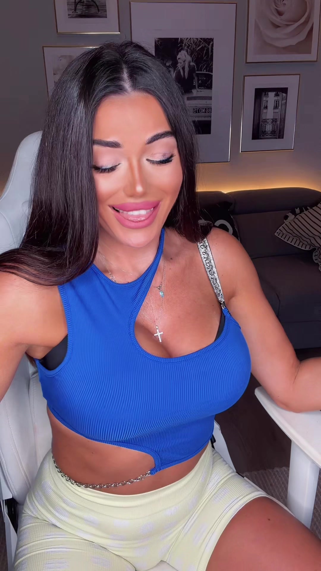 @Valentina