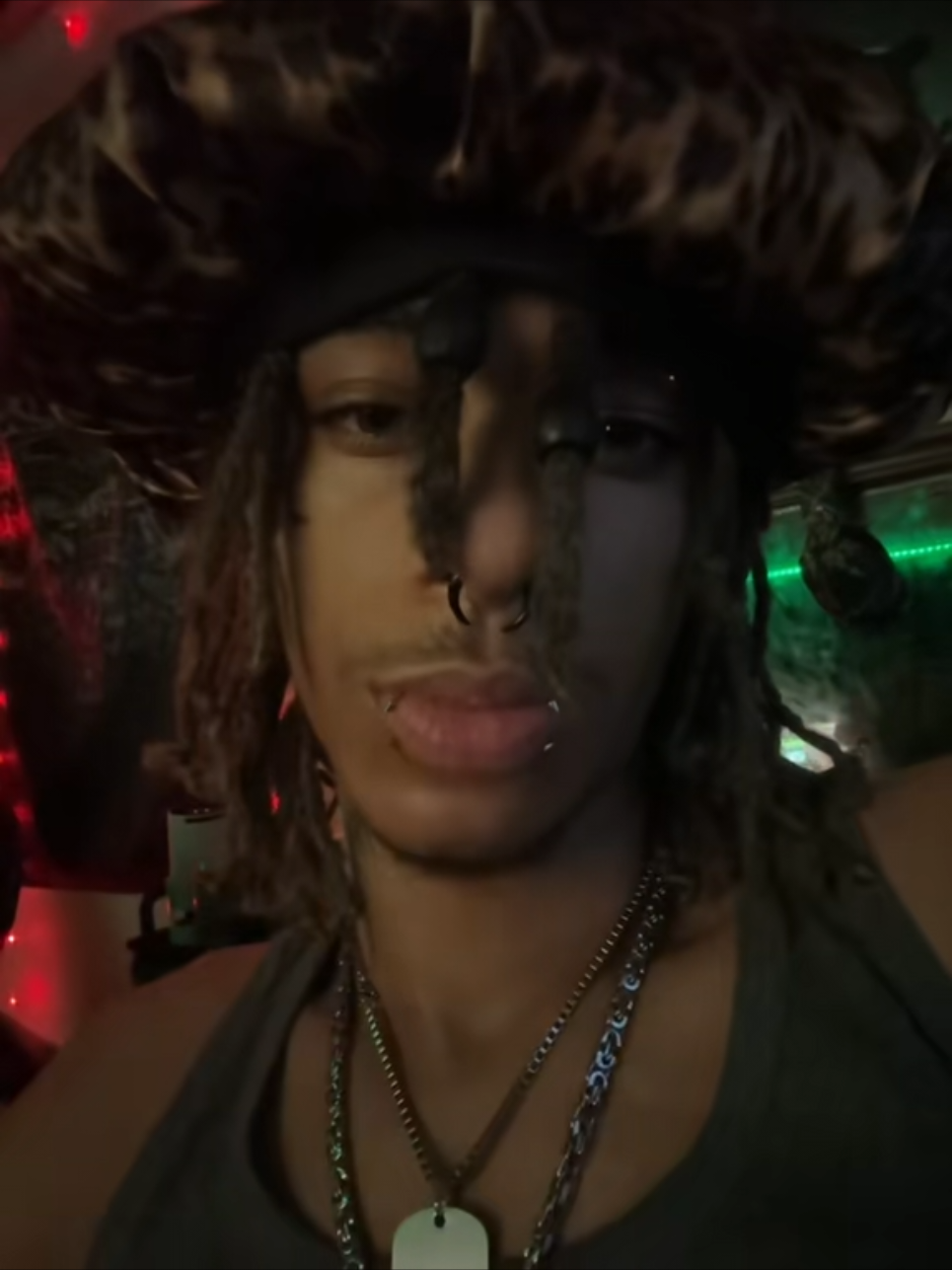@AK ✝️ ♧