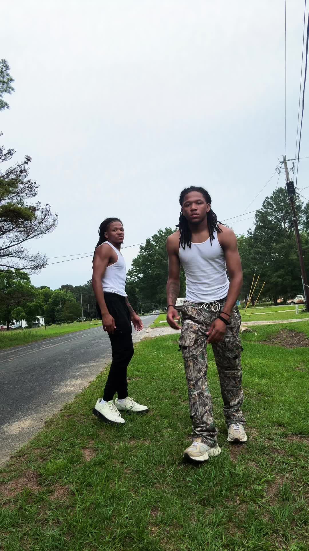 @Ghettotwins_