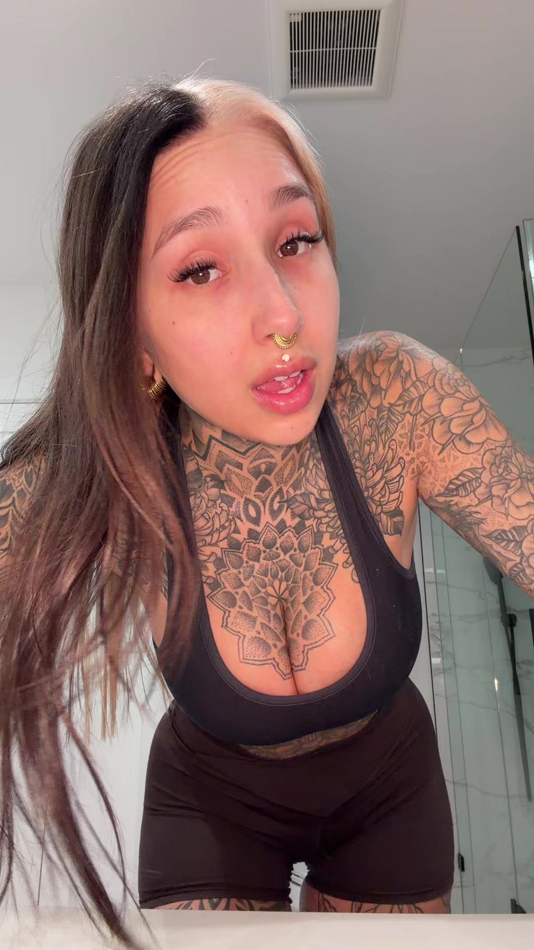 @Split_tongue_bri