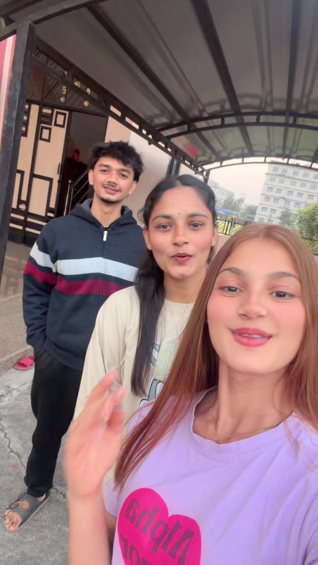 @Babita🫂